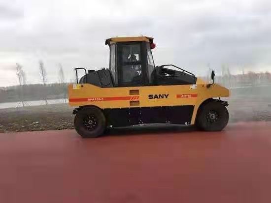 水泥撒布車出租適用的工程類型解析